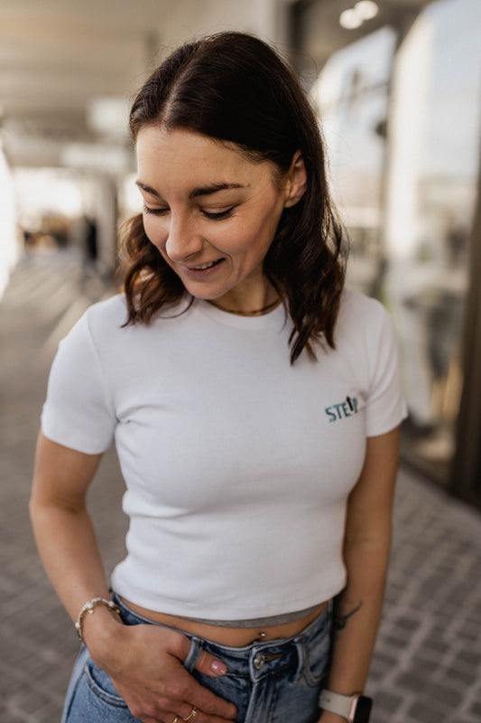 StepUp | Bio Baumwoll enges Crop Shirt ripped